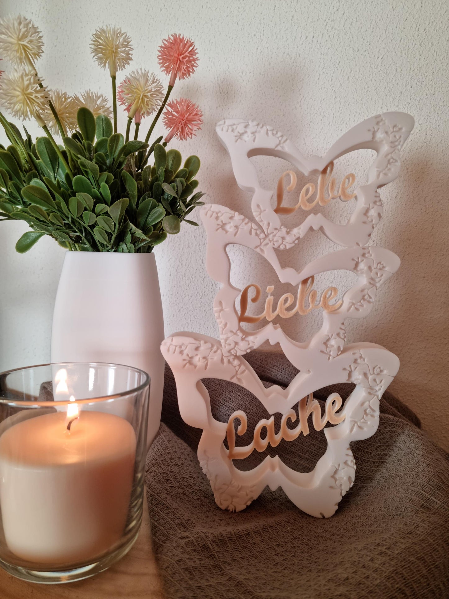 Schmetterlings-Deko 'Lebe Liebe Lache' weiß und beige - 3D Frühlingsdeko
