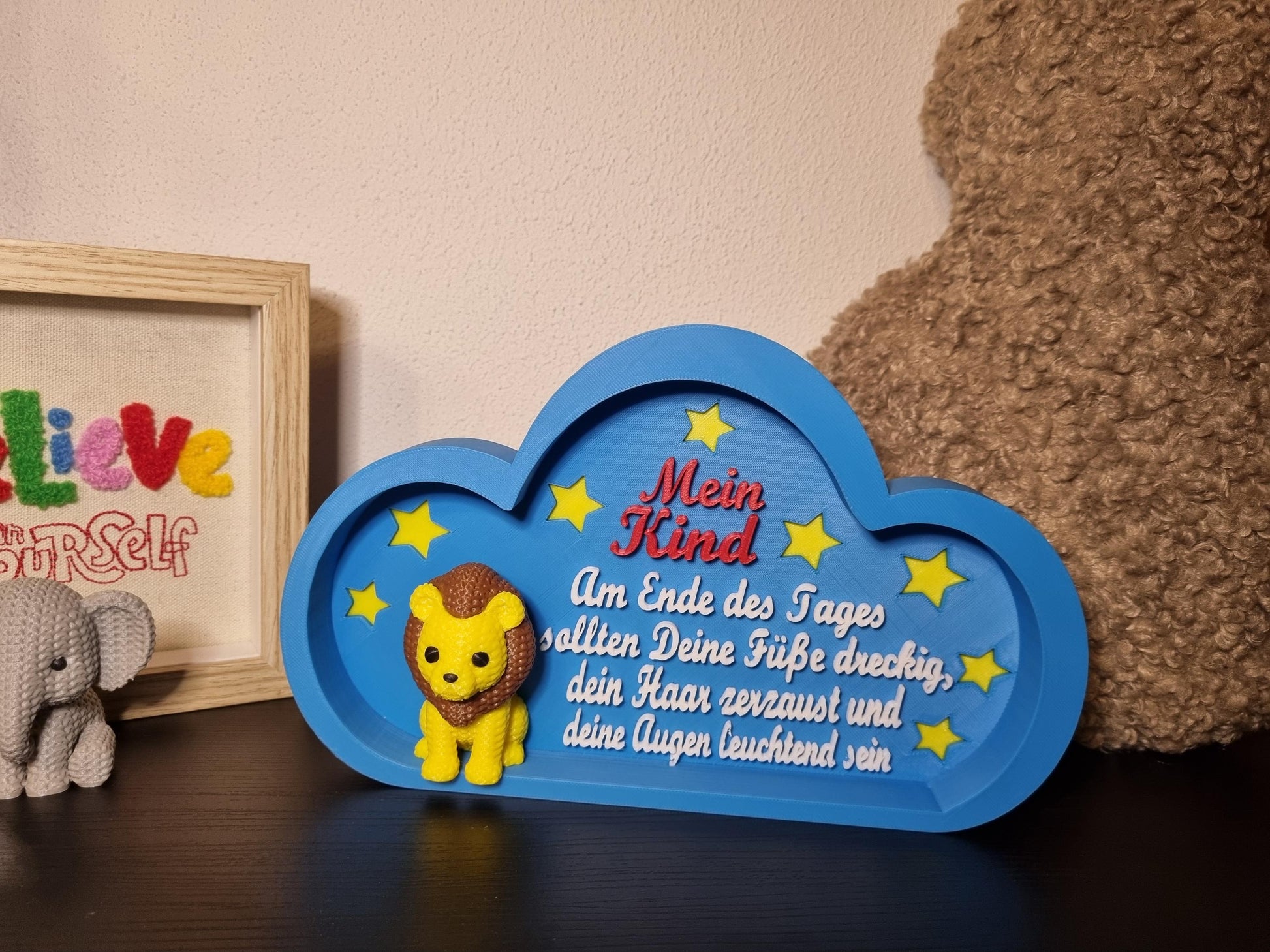 Wolken-Deko auf Regal dekoriert - Löwe Variante Kinderzimmer