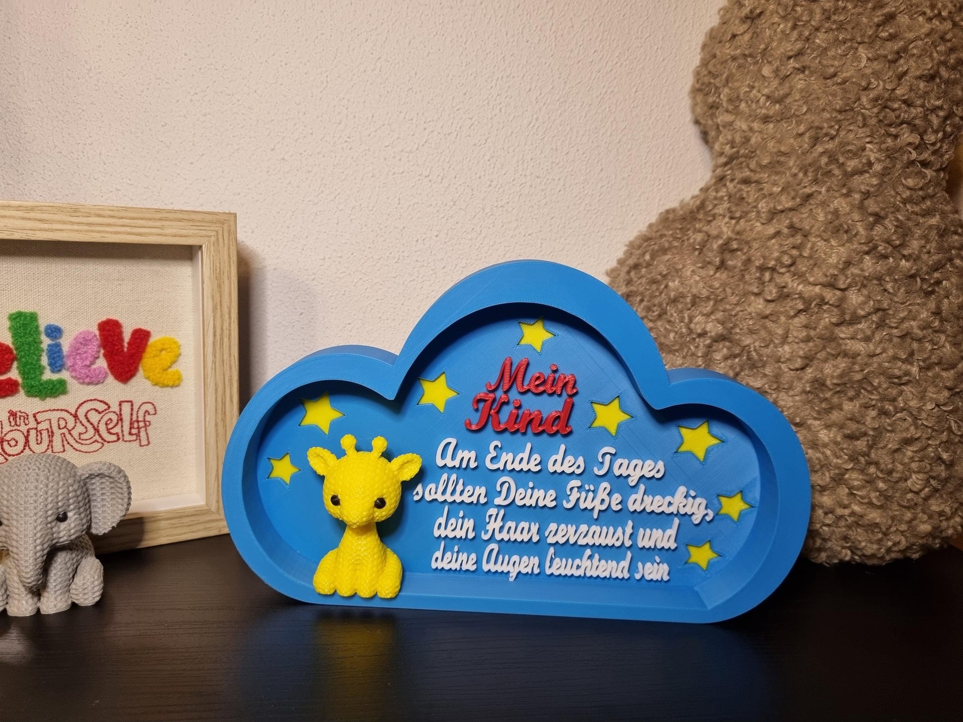 Verschiedene Ansichten mit Löwe, Bär und Giraffe