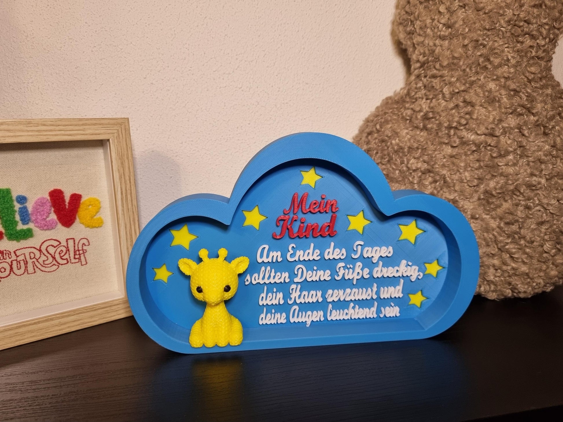 Verschiedene Ansichten mit Löwe, Bär und Giraffe