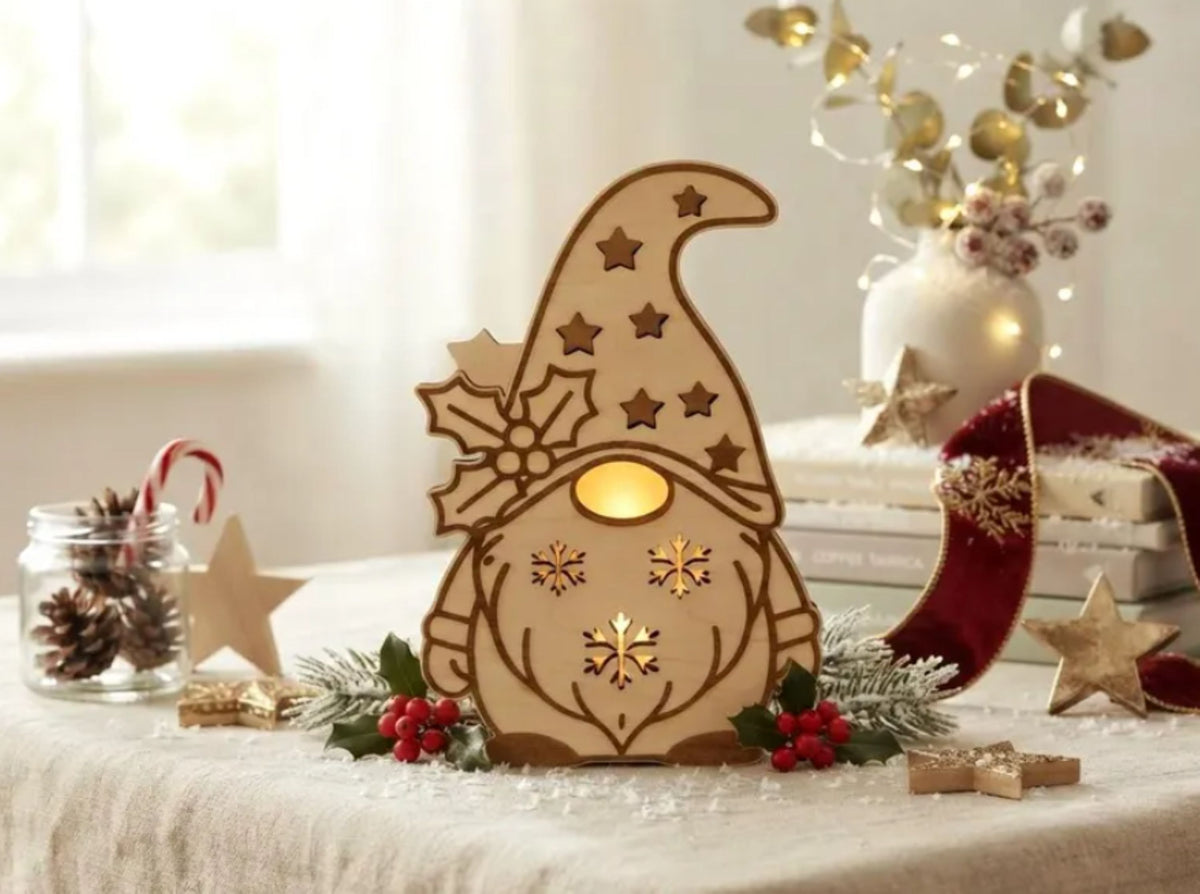 Wichtel Teelichthalter aus Holz - Skandinavische Weihnachtsdeko