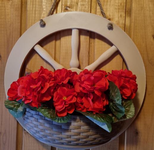 Wanddeko Holzrad mit künstlichen Geranien - 3D Druck Blumenampel - Landhausstil Sommerdeko