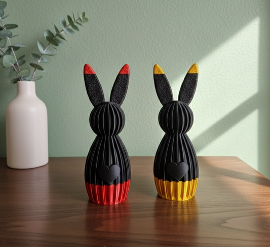 3D-gedruckte Osterhasen – moderne Osterdeko in Schwarz, Weiß, Gold und Rot