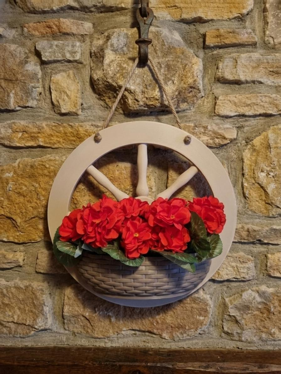 Wanddeko Holzrad mit künstlichen Geranien - 3D Druck Blumenampel - Landhausstil Sommerdeko