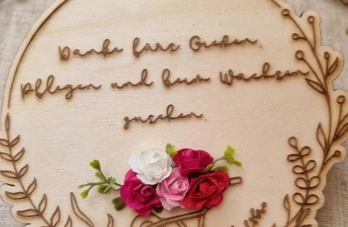Holz Dankeschön Schild, Geschenk Erzieherin Lehrerin, Lasergravur Blumen Plakette